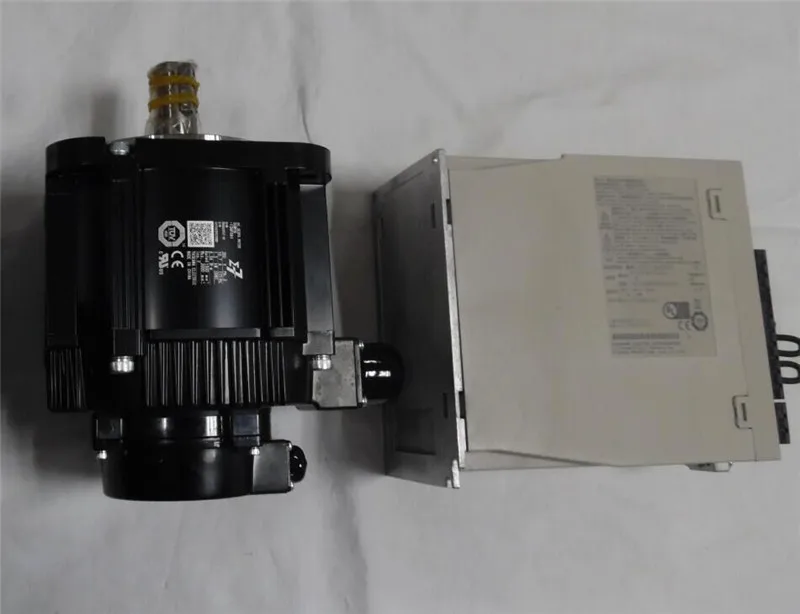 

NEW  Original  Sigma 7  200V  1.3KW  130mm 8.34NM  AC Rotary Servo Motor With Brake Drive Kit  SGD7S-120A10A+SGM7G-13A7C6C