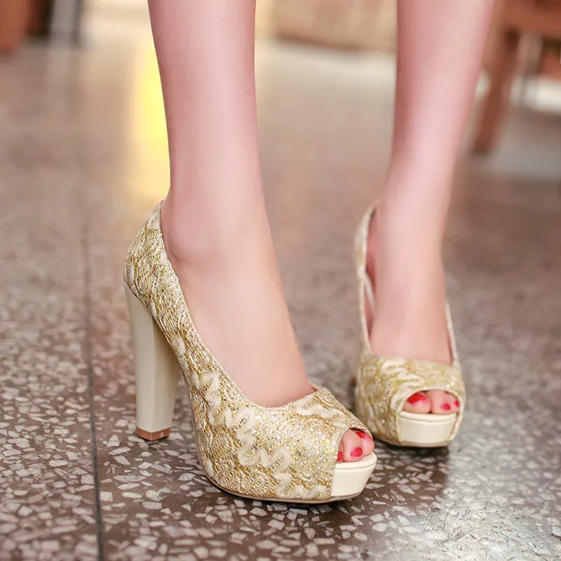 YMECHIC/сезон лето; коллекция года; кружевные блестящие вечерние туфли на каблуке; цвет желтый, золотой, белый; свадебные туфли; женские туфли-лодочки на высоком каблуке-шпильке; обувь на платформе