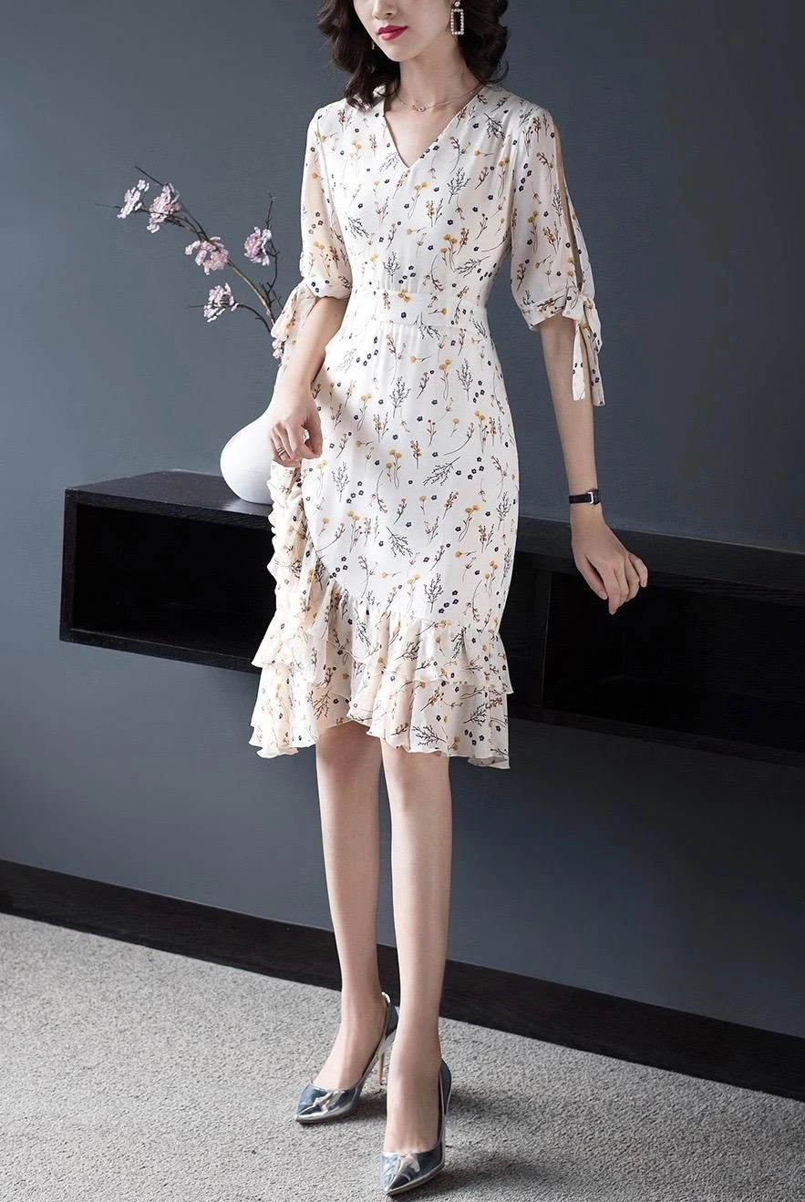 

2019 New High-end Mid-length V-neck Floral Print Off-the-shoulder Lace-up Sleeves Ruffled Irregular Dress Luxury Brand Dress