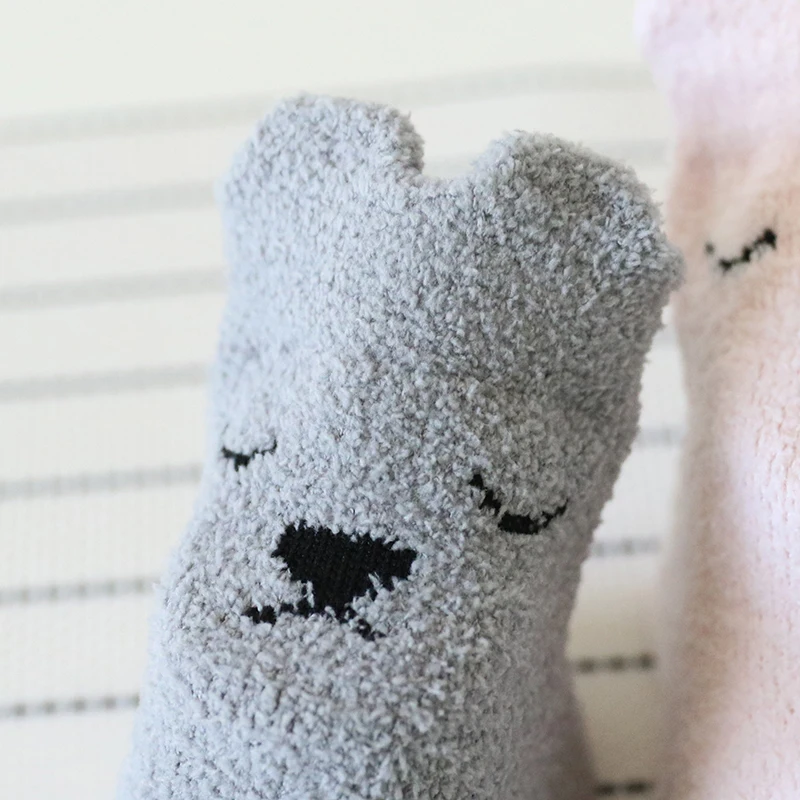 Теплые носки из кораллового флиса для детей 0-4 лет, толстые носки из чесаного хлопка с рисунком медведя, нескользящие носки для малышей/новорожденных