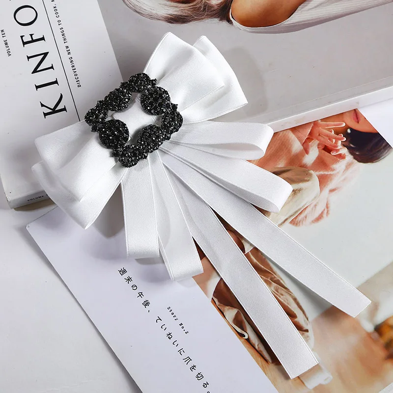 

New crystal White Fabric Bow Brooches for Women Neck Tie Imported Material Wedding Party High Quality Clothing Accessories 313