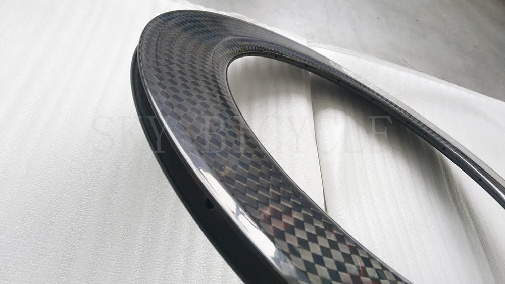 Clearance 700C 88mmx23mm carbon clincher wheel 12K Glossy no brake surface Road disc Track fixed gear bicycle rim 20 24 28 32 36 holes 4 Clearance 700C 88mmx23mm carbon clincher wheel 12K Glossy no brake surface Road disc Track fixed gear bicycle rim 20 24 28 32 36 holes 4