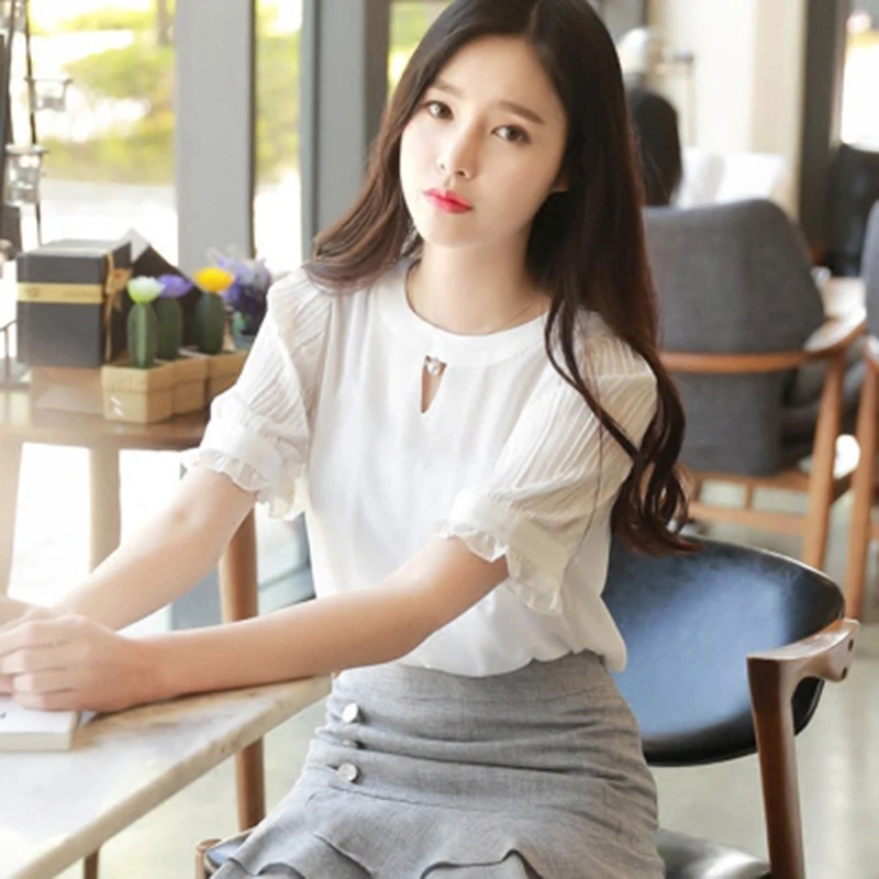 

Autumn winter large size wild loose chiffon shirt female short sleeve V-neck sleeve white white bottoming shirt A145