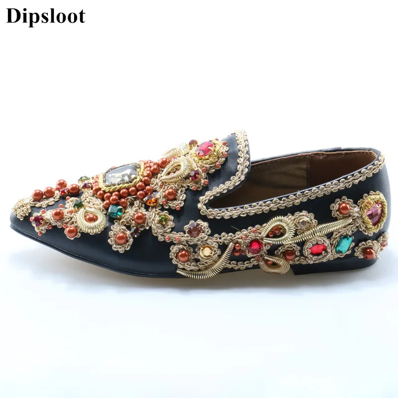 

The Newest 2018 Woman Luxury Rhinestone Slip-on Flat Shoes For Ladies Sexy Pointed Toe Casual Shoes Woman Spring Loafers Shoes