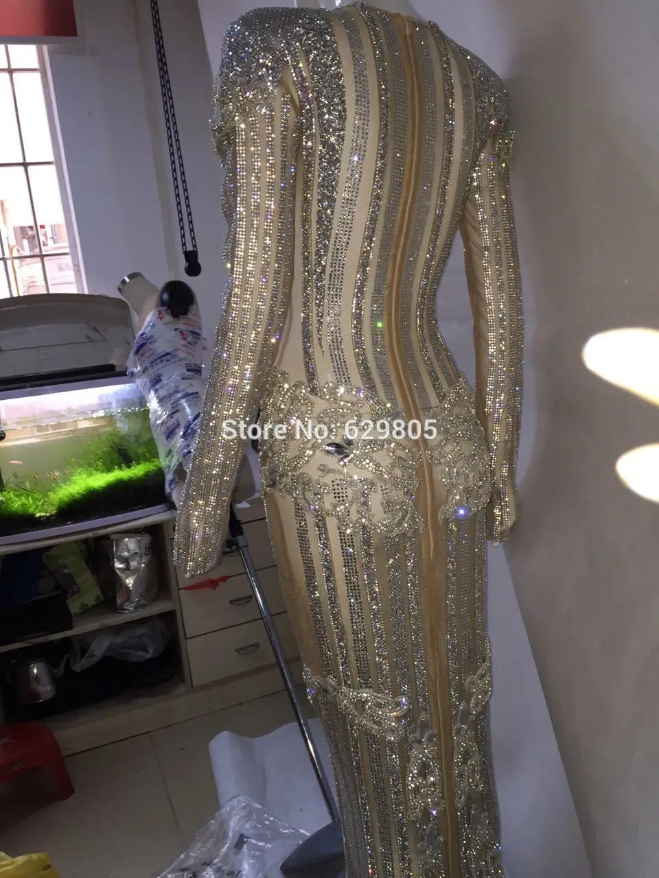 Рисунок 4 - Женское блестящее вечернее платье