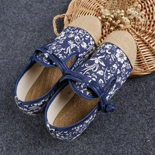 New Vintage canvas Women Embroidery flat shoes blue and white cloth retro Han Dynasty walking dance shoes size 35-40