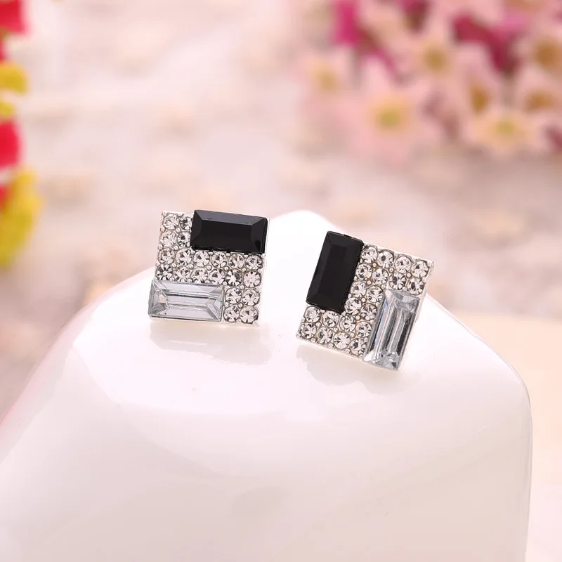 

Fashion Jewelry Stud Earrings Earing Small Earrings for Women Cute Seven-spot Ladybug Crystal Quartz Square Earrings Wholesale