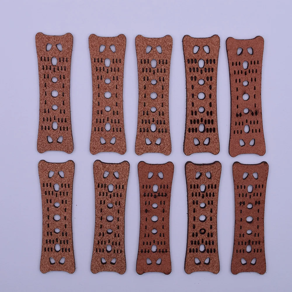 

20pieces a lot catapult leather pockets slingshot leather pocket used for hunting slingshot send a Gift balloon