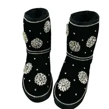 Кожаные зимние сапоги в европейском стиле с кристаллами и жемчужинами в виде снежинок; сетчатые красные модели для шоу