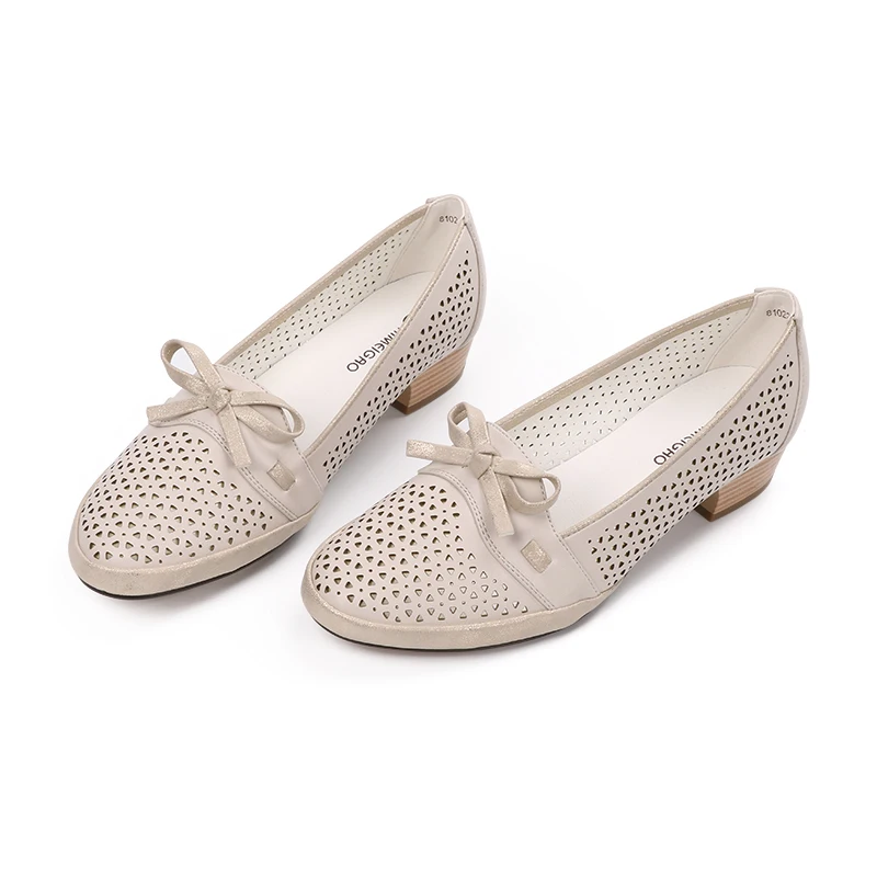 AIMEIGAO Big Size Women Sandals PU Soft Leather Low Heels Comfortable Shoes Elegant Bow Tie Summer Shoes High Quality