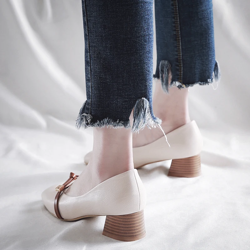

MYCORON 2018 New Women Luxury Designers Flats Fashion Soft Bottom Square Toe Med Heels Slip On Women Shoes Sapatos Mulher