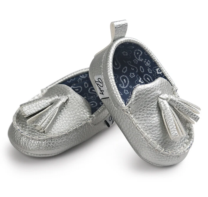 Для маленьких мальчиков и девочек мягкие кожаная мягкая подошва обувь для новорожденных детей летние кроссовки с кисточками Нескользящие мягкая детская обувь для первых шагов обувь - Цвет: D
