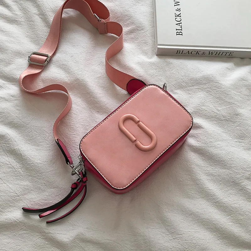 

2019 new broadband bag female Korean version of the wild shoulder bag fashion Messenger bag hit color small square bag