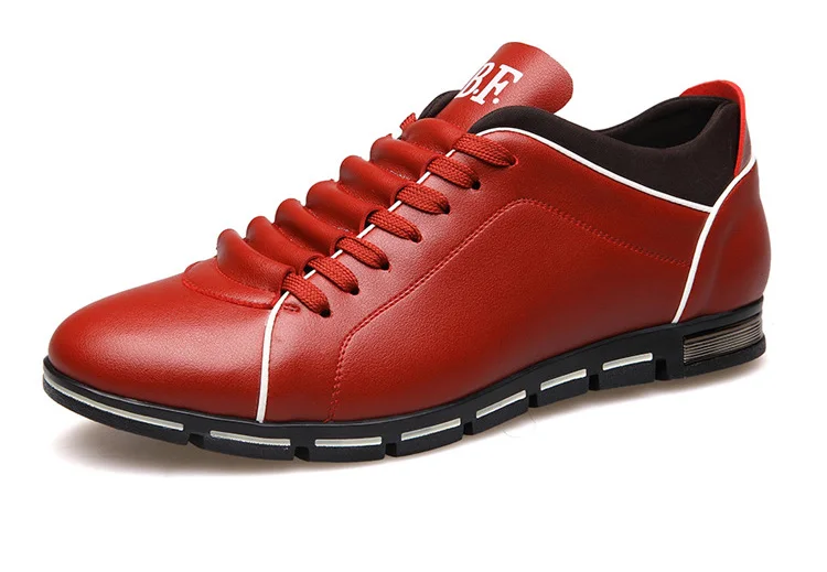 In the autumn of 2015 New England men's trend of men's shoes casual shoes leather shoes breathable four male