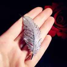 Broches de luxo para as mulheres pena zircônia cúbica jóias finas romântico pino acessórios simples alta qualidade boutonniere