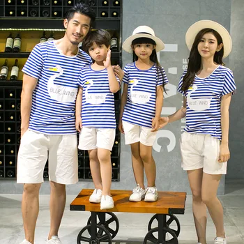 

Mom Son Outfits 2pcs Family Matching T Shirt+shorts 2018 New Style Swan Family Wear Summer Mommy and Me Mother Daughter Dresses