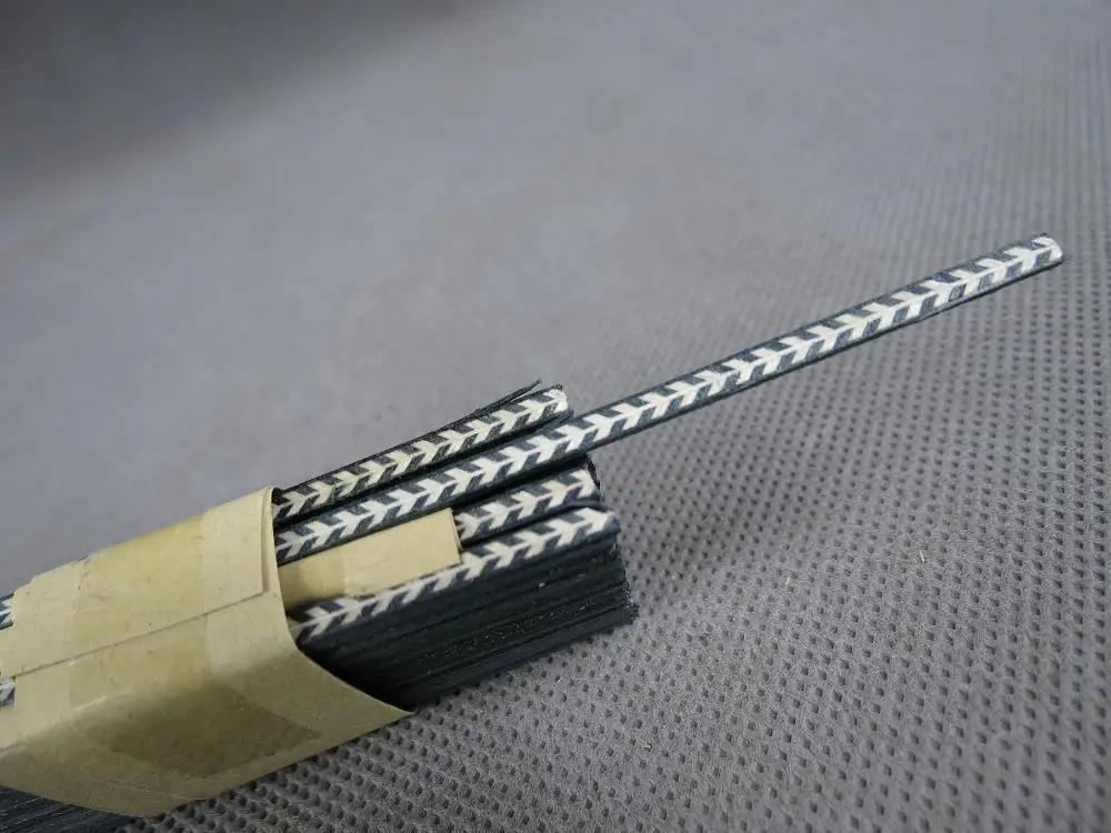 

20STRIPS LUTHIER FIGURED BINDING C-72,Measures 3mm x 1.0mm thick and 640mm long