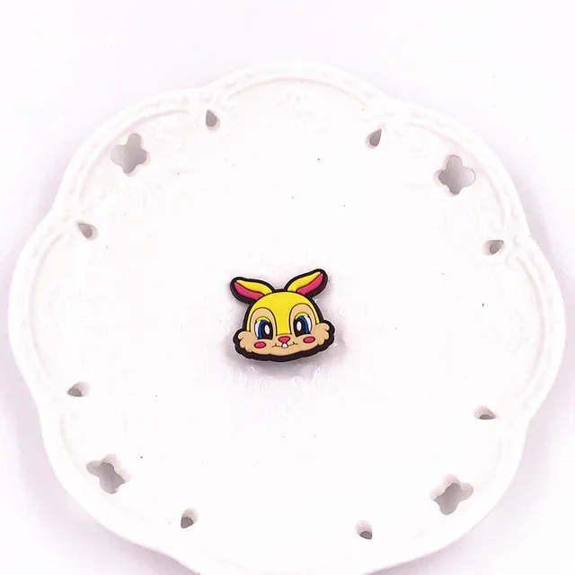 1PCS-Cute-Bear-Dog-Mickey-Minnie-Badges-Pin-Kawaii-Cartoon-Icon-Badges-Buttons-Pins-Badges-Bags.jpg_640x640 (8)