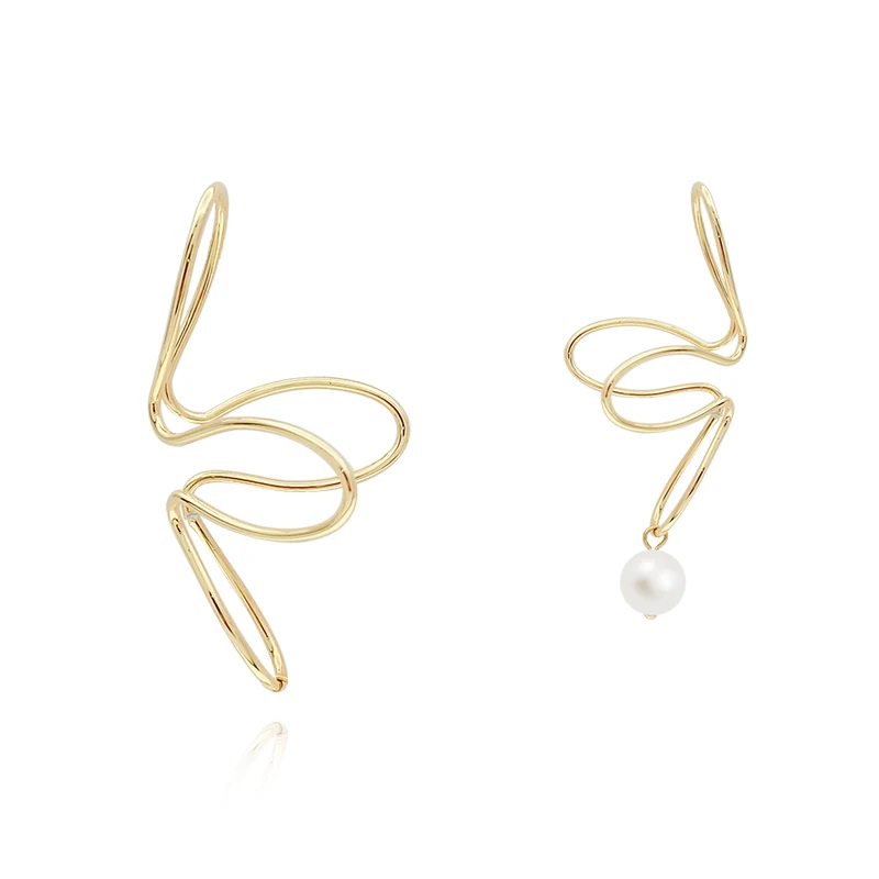

Earrings Europe and America exaggerated big earrings female temperament simple fashionable ear studs 2018 trendy style