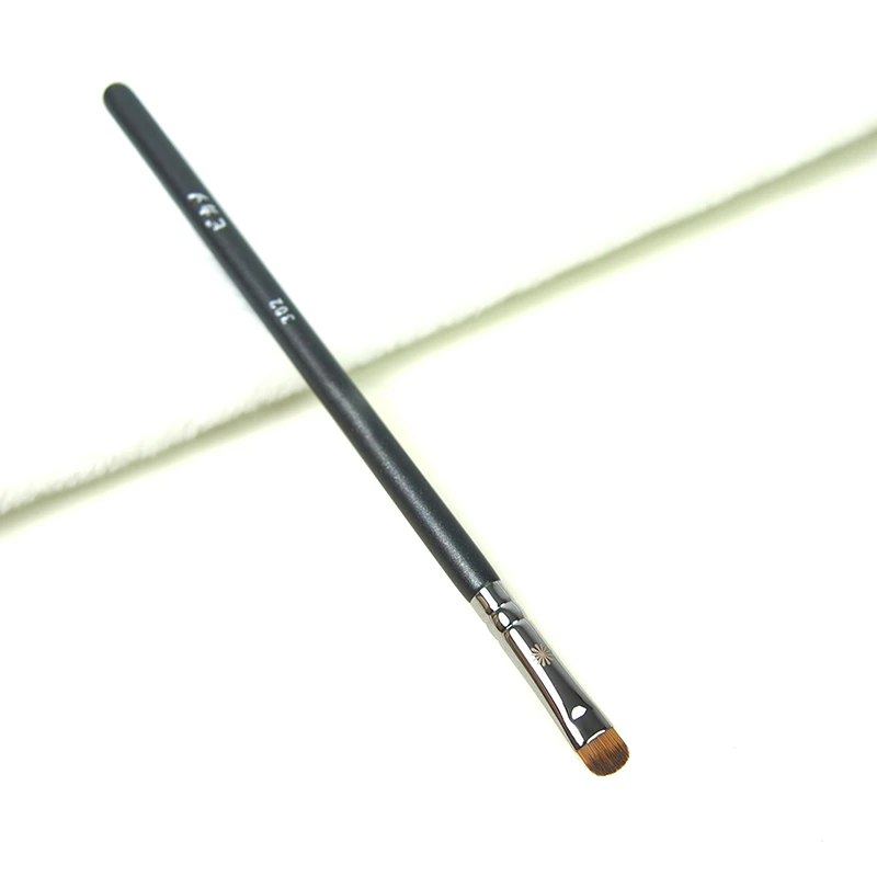 

Professional Eyeliner Makeup Brush #302 Firm Synthetic Hair Eye Liner Detail Precision Concealer Brush Lip Brush Cosmetic Tool