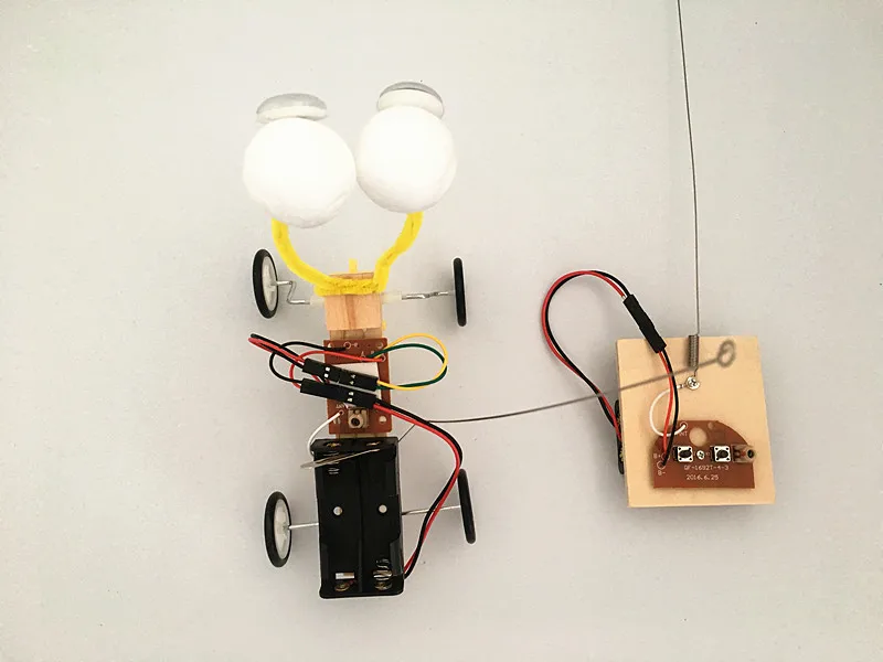 Happyxuan Diy Telecontrol Robot Reptile Model Science Experiment Invention Assembling Electric Toys Material Happyxuan Diy Telecontrol Robot Reptile Model Science Experiment Invention Assembling Electric Toys Material