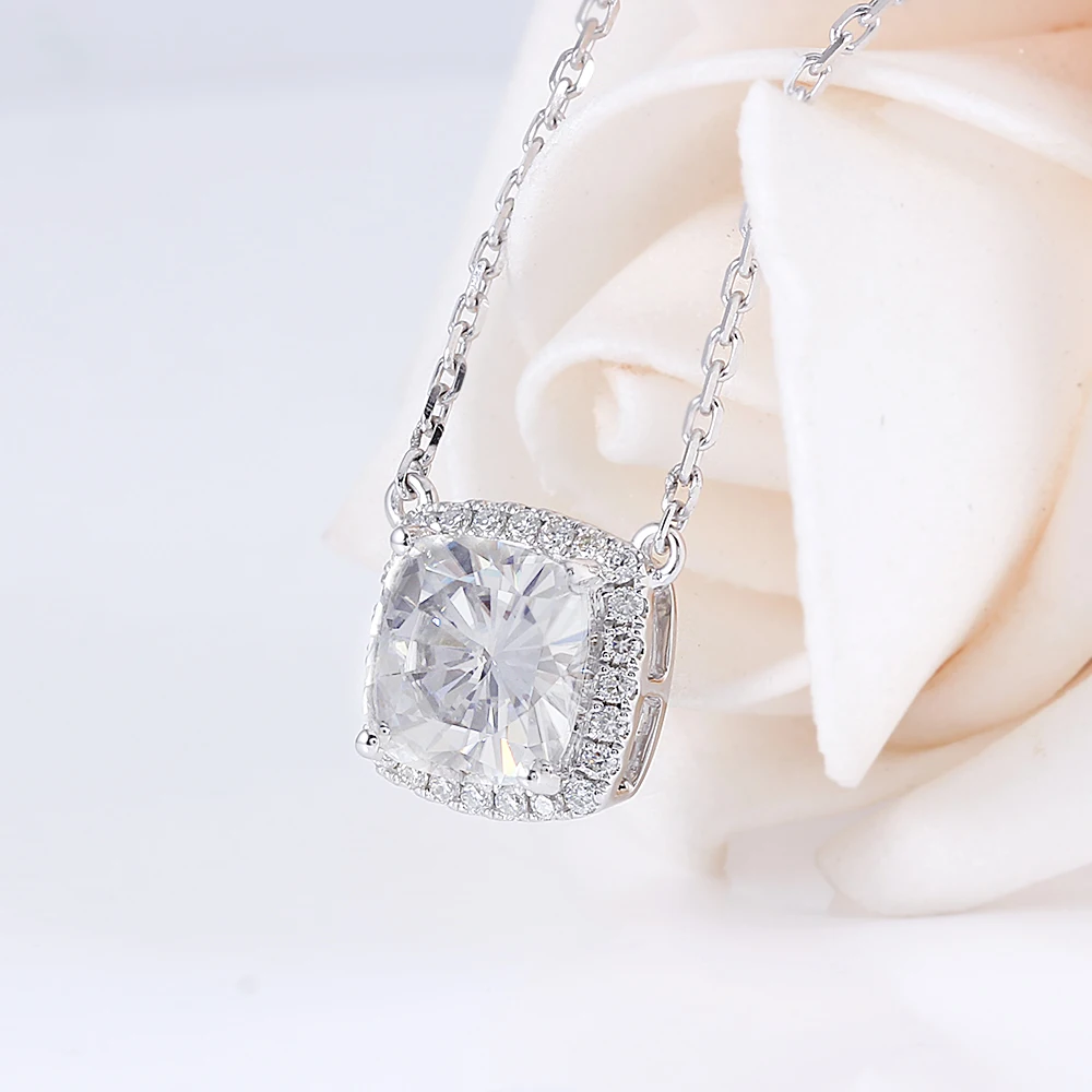 halo moissanite necklace (4)