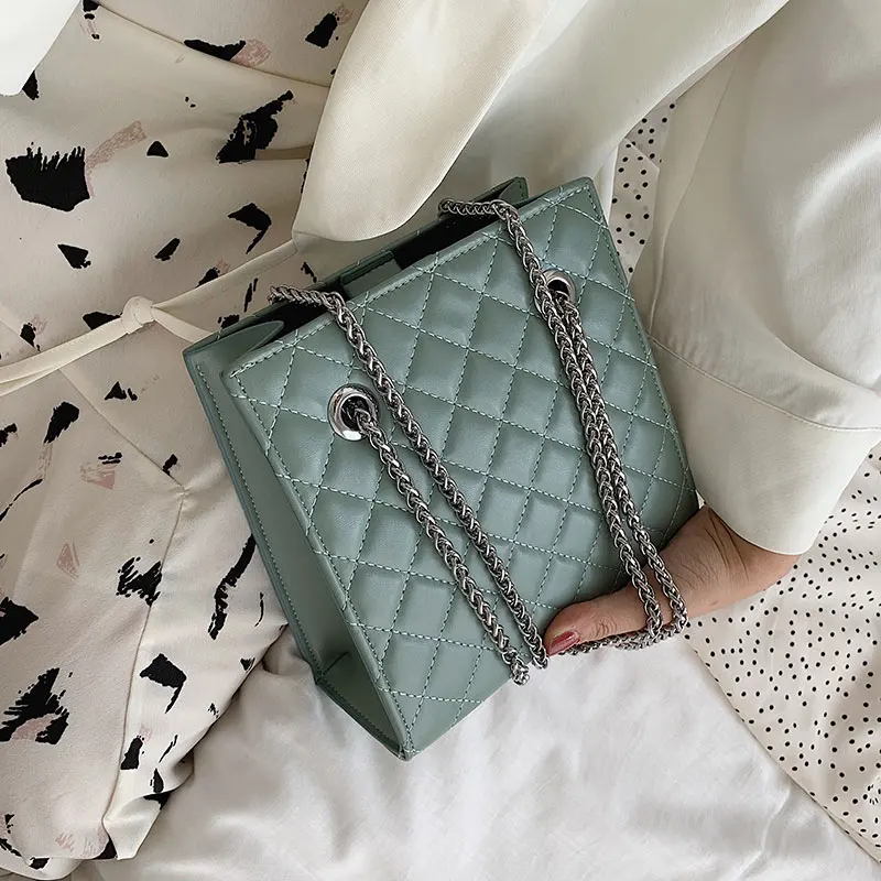 

High Sense Baggage Girls New Chain Korean Chain Small Square Baggage Style Rigid Single Shoulder Slant Baggage in 2019
