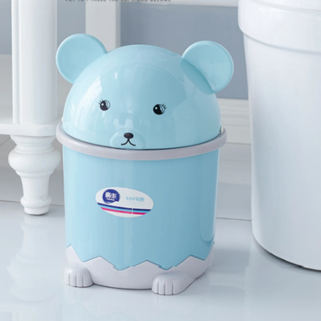 

HIPSTEEN 1.5L Small Size Panda Type Waste Bin Desktop Garbage Basket Flip-Type Trash Can Color Random Hot Sale