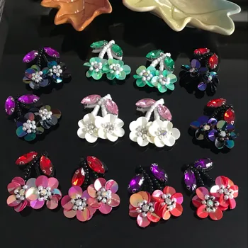 

Hot style hand-stitched beaded flower cherry patch cloth bag shoes hat DIY accessories decorative sequin patch applique.