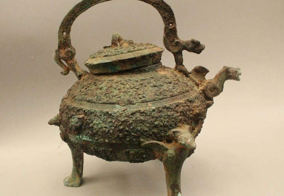

11"Ancient China Chinese Dynasty Palace Old Bronze Beast Flower Bottle Vase