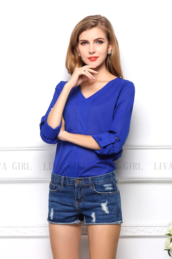

2017 Europe and the new V collar long sleeved chiffon shirt loose shirt large code shirt