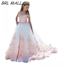 2018 New Pink Lace Appliques flower girl dresses court train short sleeves first communion dresses for girls kids ball gown lovely little girls birthday dress flower girl dresses short sleeves ball gown button applique lace first communion gowns