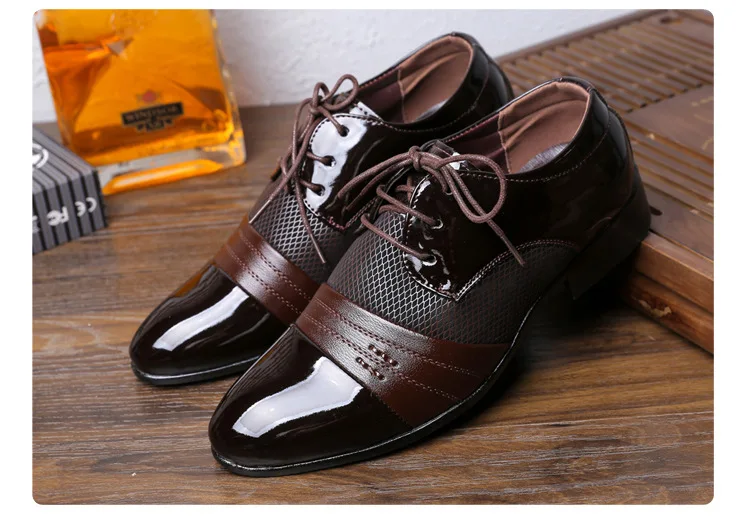 Новое поступление; Мужская официальная обувь; дышащая деловая обувь из искусственной кожи со шнуровкой на плоской подошве с острым носком; Мужские модельные туфли; HH-545