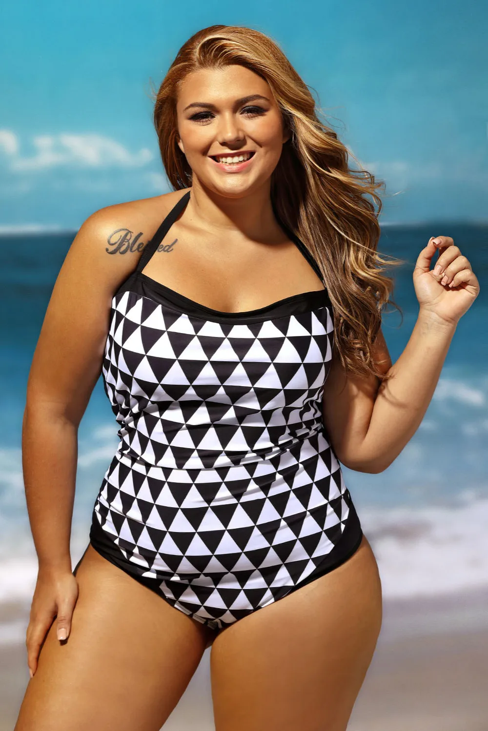 Black-White-Graphic-Print-Bandeau-1-PC-Plus-Size-Swimwear-LC41773-5
