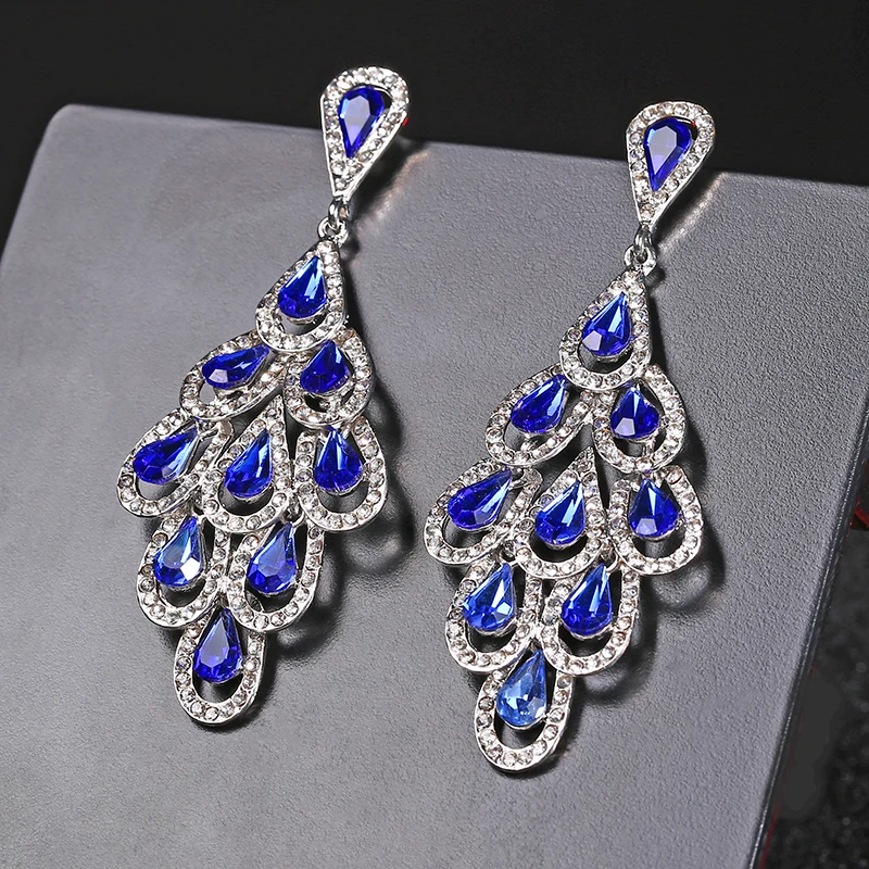 

THRWELL Elegant Charm Earrings for Women Crystal Drop Earring For Women Vintage Plated Bride Earring Wedding Jewelry Accessories