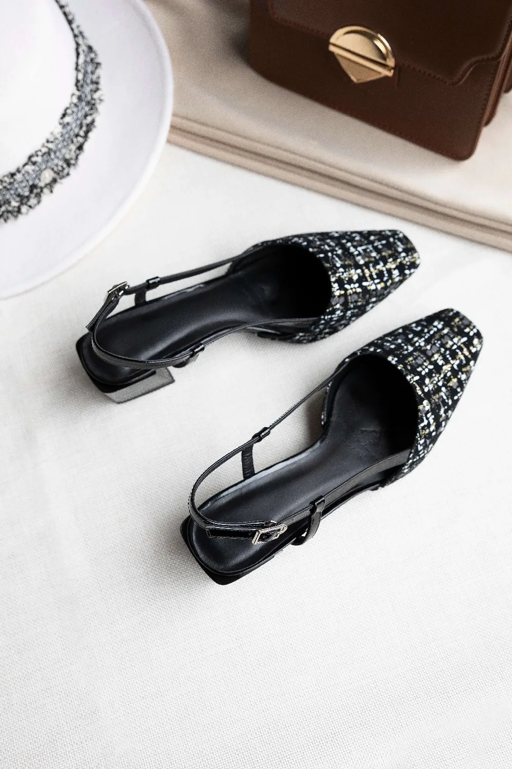La Negro Lenkisen Del Cuero Hueco Sandalias Correa Dedo Med Cuadrado Oveja Pie Tacones Chicas Bastante Lujo Elegantes Grueso Zapato De L21 Hebilla Vintage gZwqB7gC
