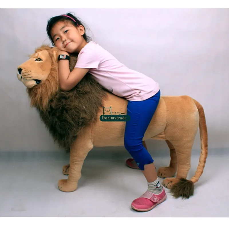 Dorimytrader Domineering Lion Фаршированная мягкая игрушечная гигантская симуляция животного льва Плюшевая подарочная упаковка для украшения комнаты 110cm 43inch DY60768