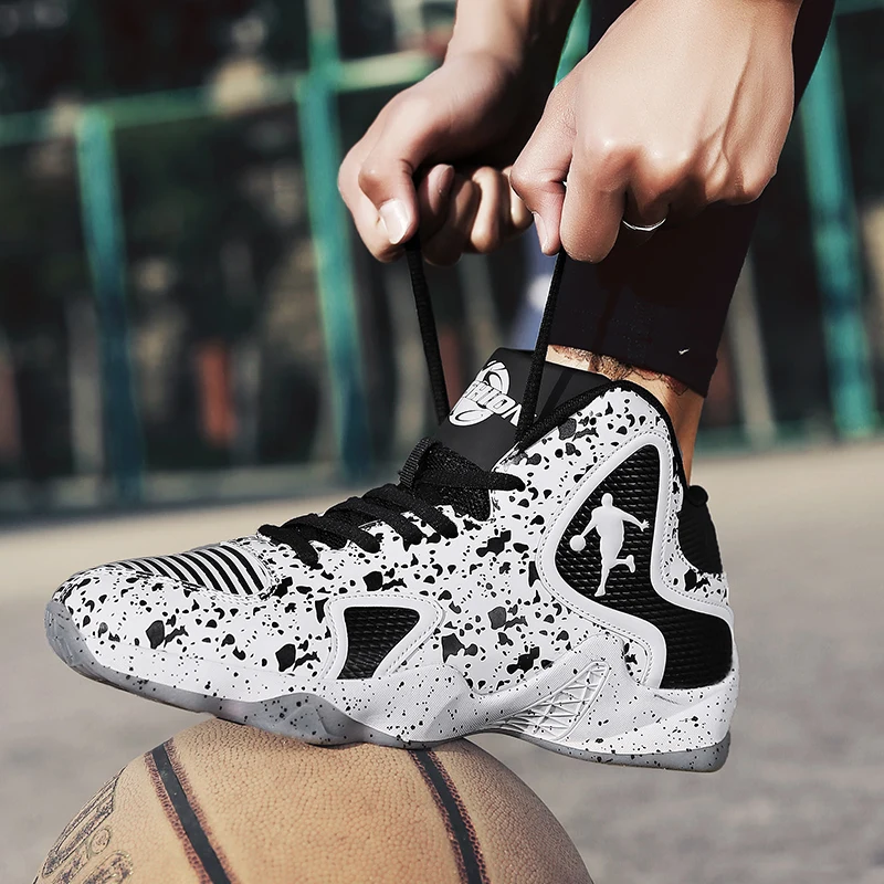 Man High top Basketball Shoes Men's Cushioning Light Basketball