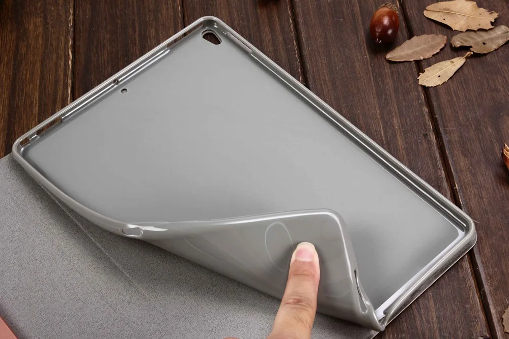 iPad-Pro-10.5-Backlit-Keyboard-Case-n