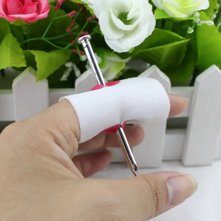 New-Prank-Maker-Trick-Fun-Novelty-Funny-Joke-Toy-Fake-Nail-Through-Finger-Trick-Halloween-Kids (1)