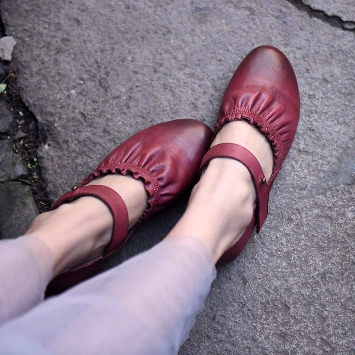 

Artmu Original Retro Women's Shoes Flat Sole Hook and Loop New Genuine Leather Comfortable Soft Sole Handmade Flats 19611