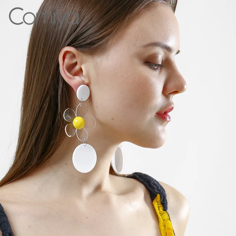 

Comiya Long Acrylic Flower Zinc Alloy Dangle Earrings For Women Korean Fashion Accessories Round Feminino Bijoux Drop Earring