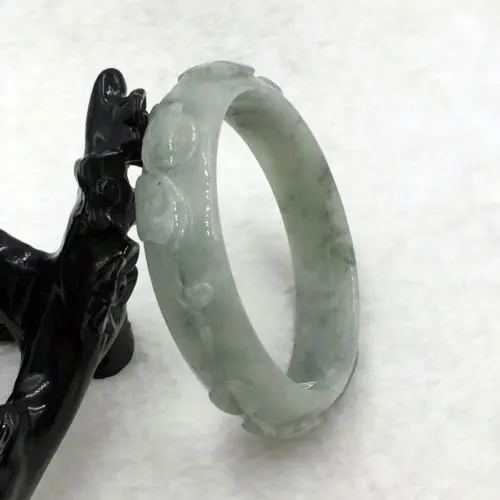 

2915 Vintage Chinese Hand-carved Green Jadeite Jade Gems Bracelet Bangle