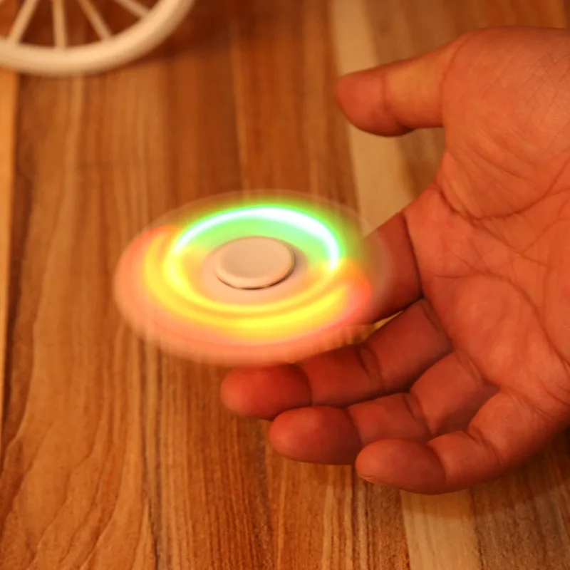 2 ШТ. Tri Spinner Ерзает Анти Стресс Сенсорные Мигающий СВЕТОДИОД Непоседа Счетчик