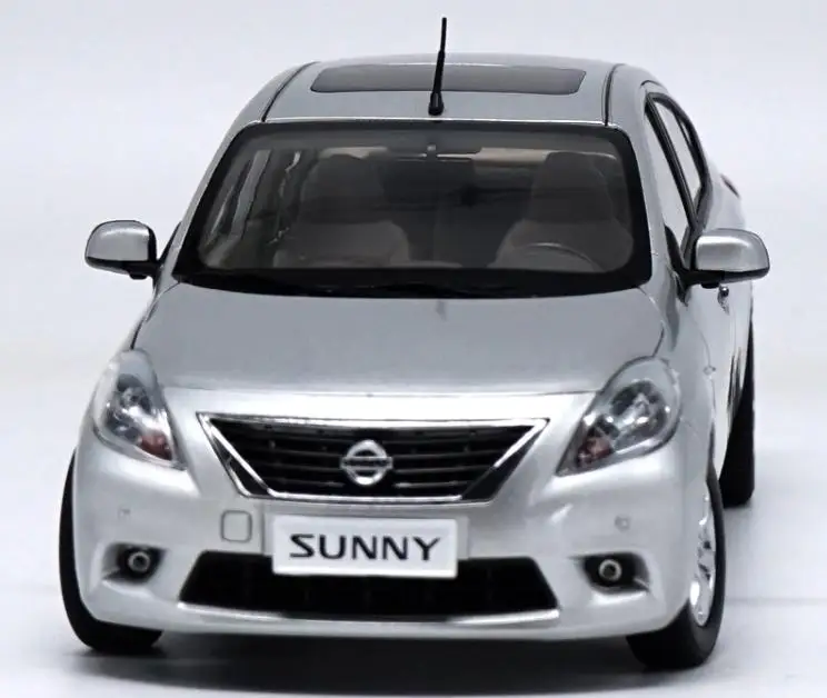 Высокая моделирования Nissan Sunny, оригинальный 1:18 sacle сплава автомобиля Advanced Коллекция Модель, литья под давлением Металл автомобиль, беспла