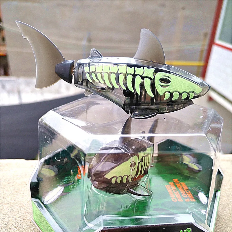 

Mini Luminous Electronic Pet Toy Shark Automatic Swimming Glows In the Dark fish Robotic Pet for Fishing Tank Decorating Fish