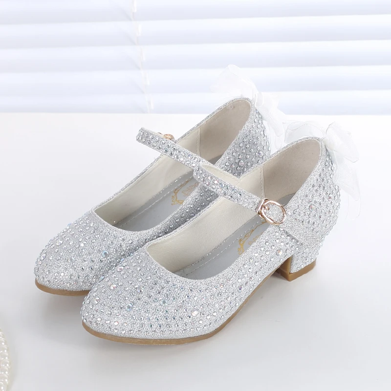 SKHEK дети для девочек туфли сандалии для детская Блестящая бабочка на низком каблуке обувь девочек вечерние сандалии обувь высоком каблуке