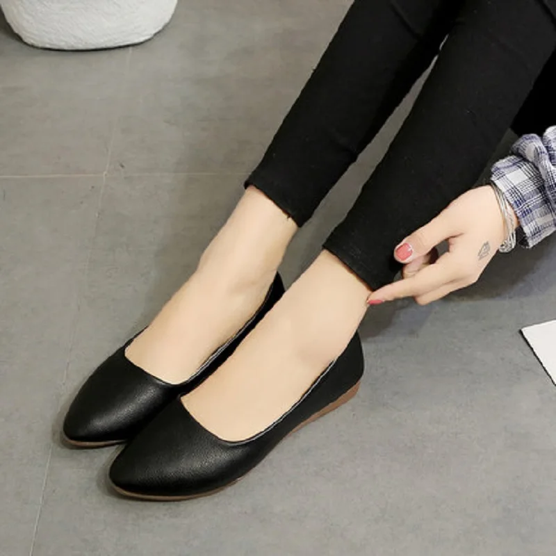 2019 new flat bottom women's shoes plain soft leather soft bottom fashion pointed shoes flat spring and autumn shoes