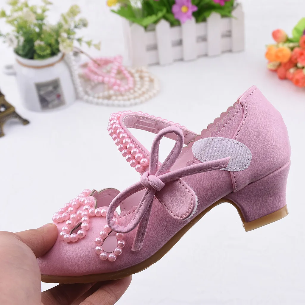 Обувь для девочек; мини-сандалии для детей с жемчужинами; Шикарная стильная обувь для детей; модная однотонная обувь принцессы с блестками