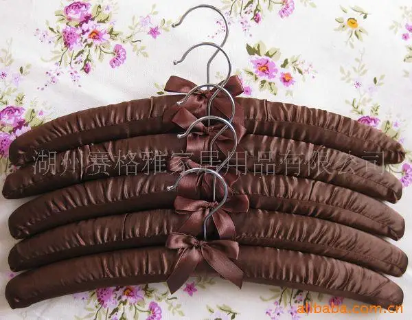 santin-padded-hangers (21)
